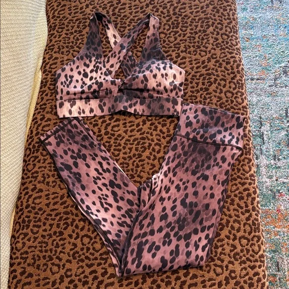 💎RARE💎NWOT Fabletics “Oasis” Bra And Define PowerHold Leggings Set, Size Medium - Picture 7 of 16